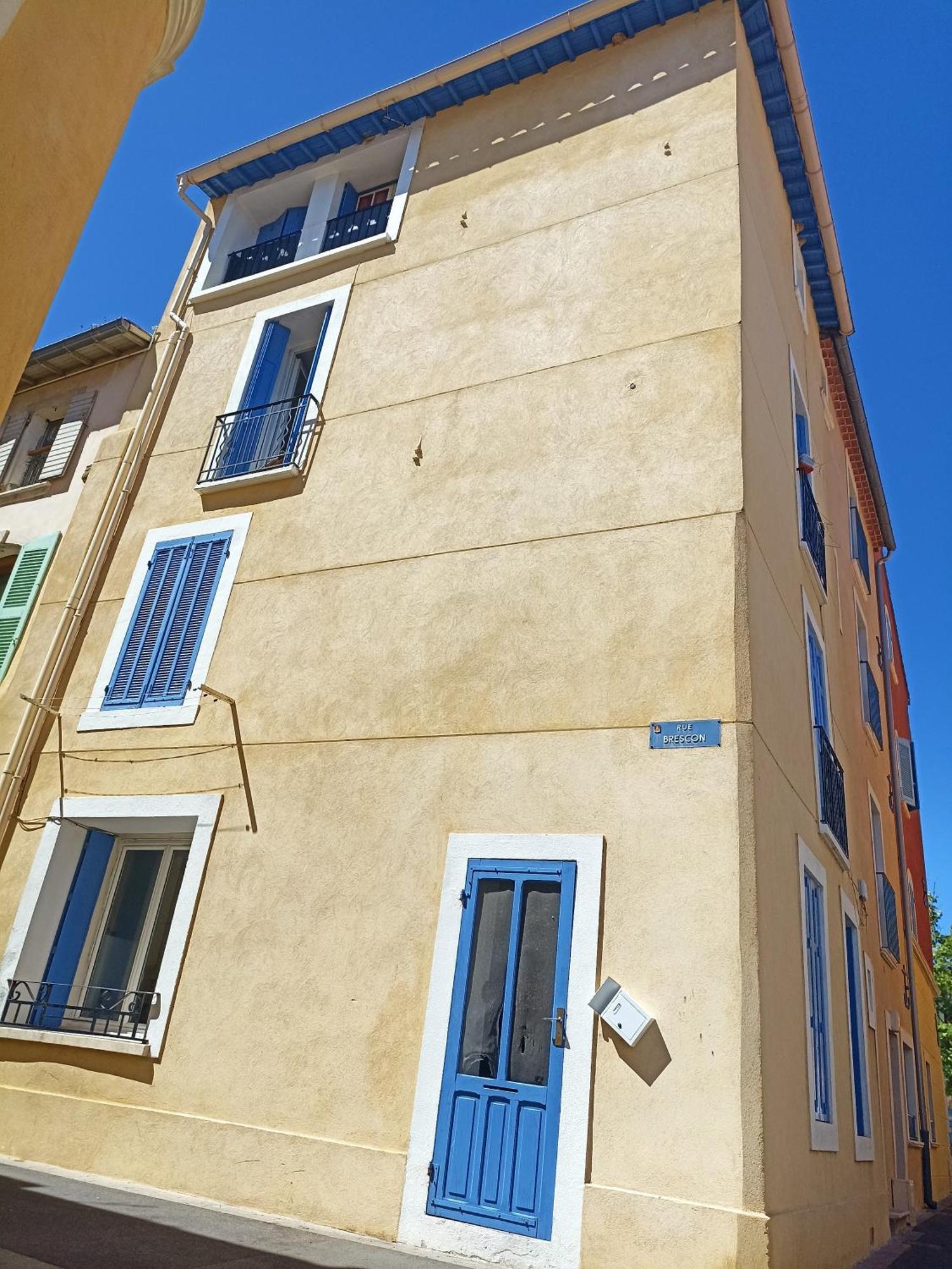 Les Hebergements De La Plage En Ville Martigues Room photo