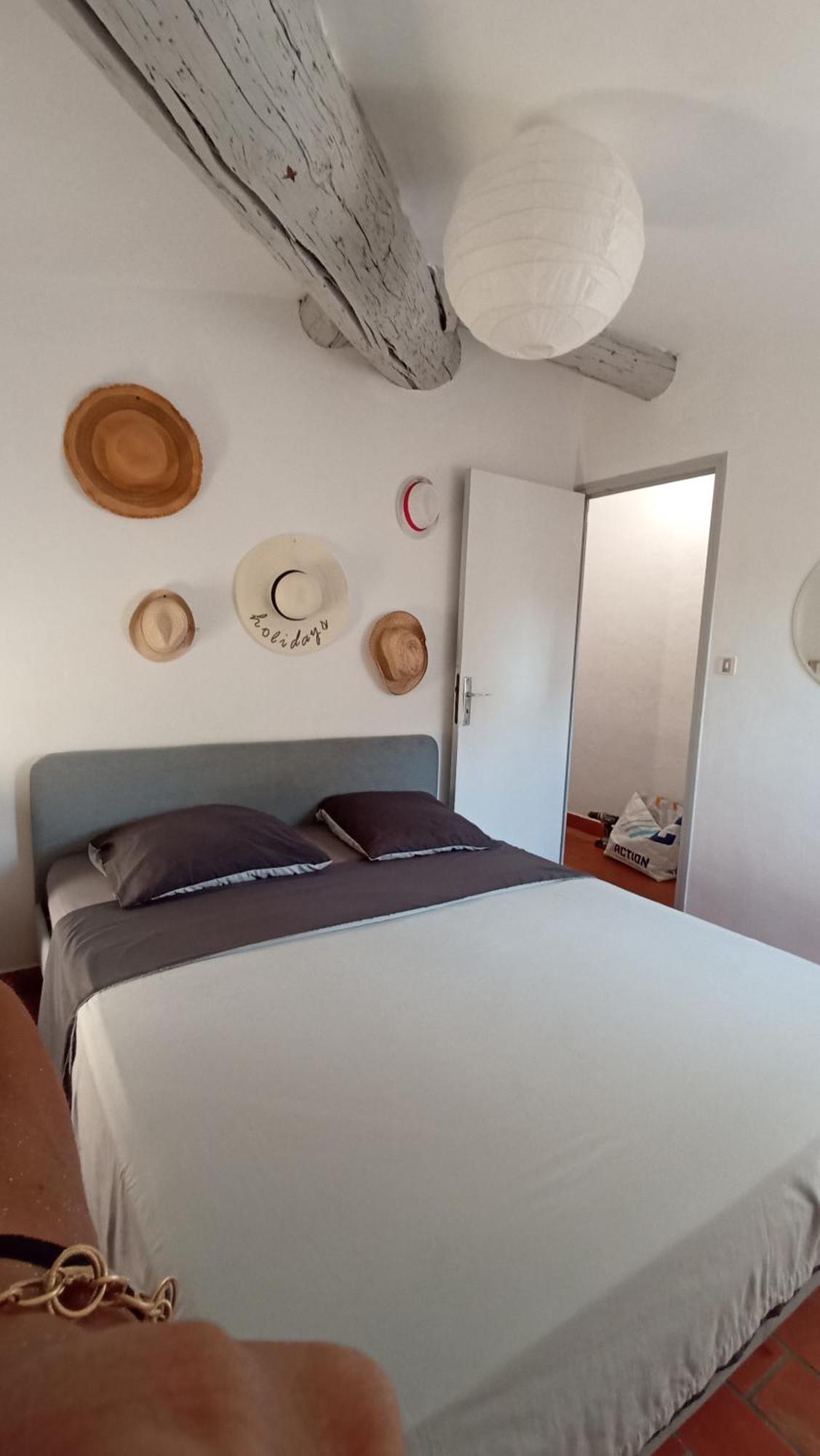 Les Hebergements De La Plage En Ville Martigues Room photo
